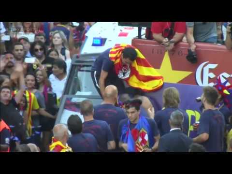 Xavi shoves Neymar