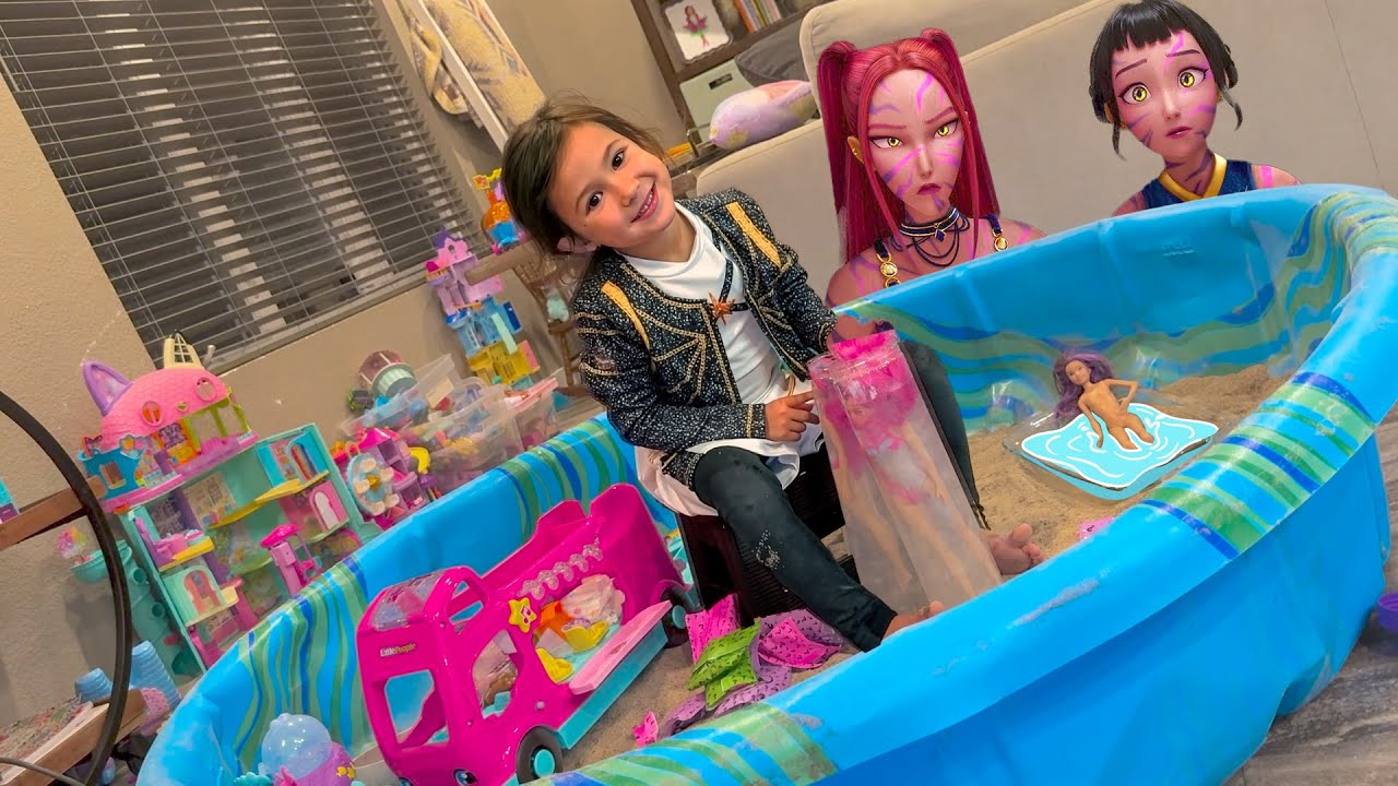 Пляжная вечеринка Барби (в нашем ДОМЕ)!! Руми помогает Мире и Зои снять выкройки!