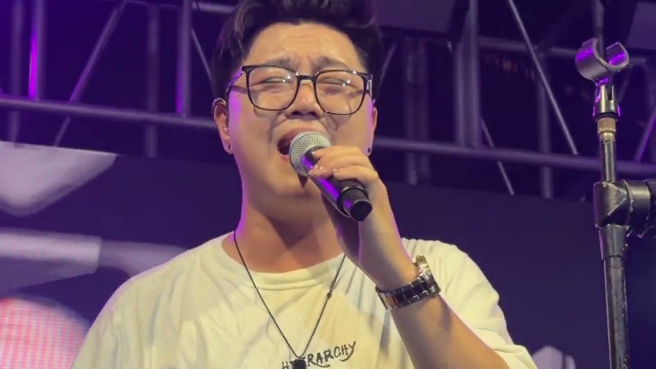 Aku yang terluka - One Hundred Eleven ( 111 live SMA 1 Porong )