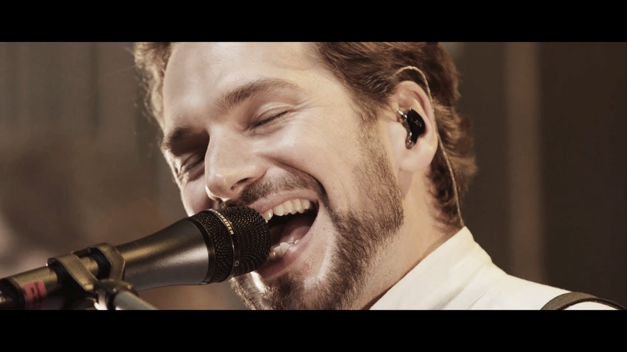 Felix Räuber - BURNING SKY  (live with choir)