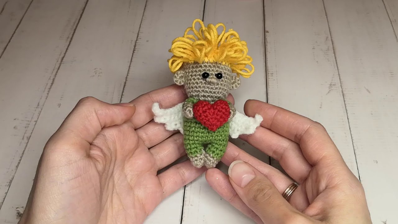 Малыш-амурчик. Крылышки. Маленькое объемное сердечко.