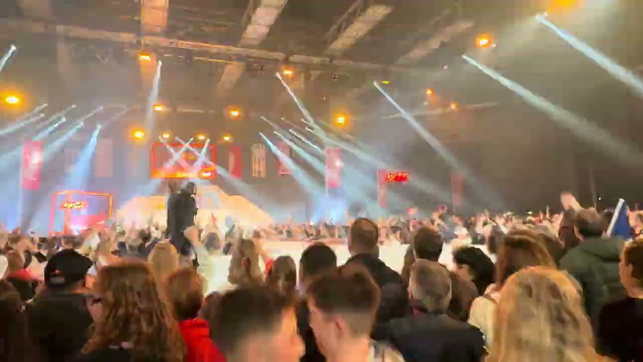 Les frères toulousains Bigflo et Oli ont prolongé La fête avec un concert à la Halle olympique 👏👍🤩