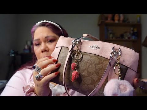 ASMR SWITCHING BAGS (BAG SWAP, RUMMAGING SOUNDS, ITEM SHOW AND TELL) 👛👜 