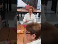 Sr. Roberto Aviles interpreta, evento Edad de 🪙 Oro Agua de Vida Asociación Religiosa