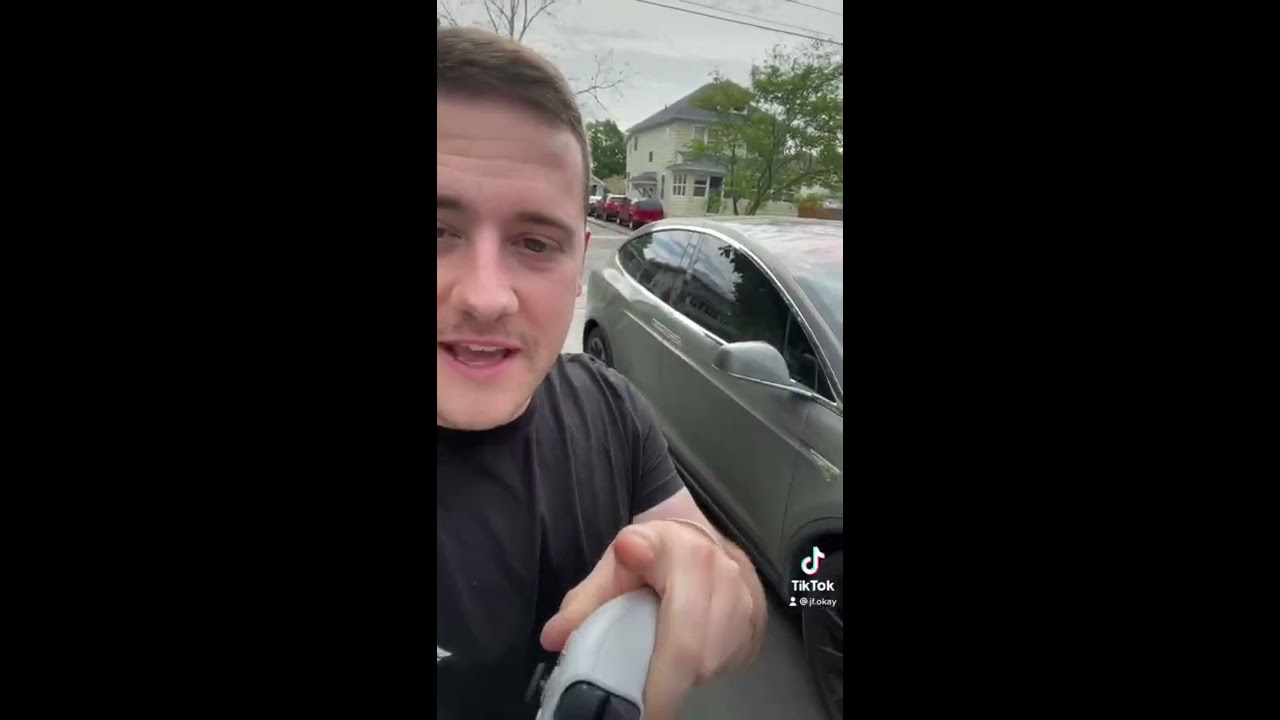 DRIVING A TESLA WITH PS5 CONTROLLER