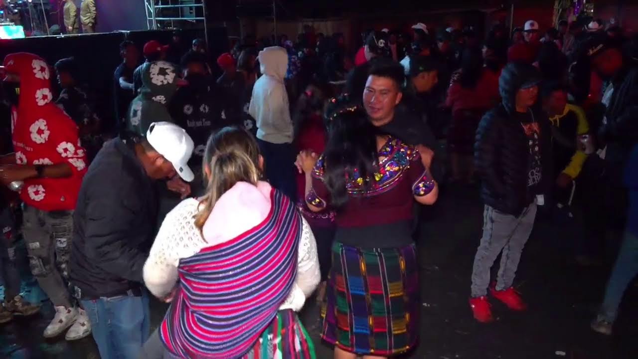 DESDE CRUZ CHICH JOYABAJ AMENIZA MARIMBA ORQUESTA ECOS DEL LAGO CON LA ASOCIACION DE LOS COHETEROS