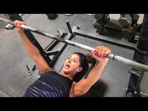 Barbell Pilates Tip: How to unrack the bar in the bench press correctly