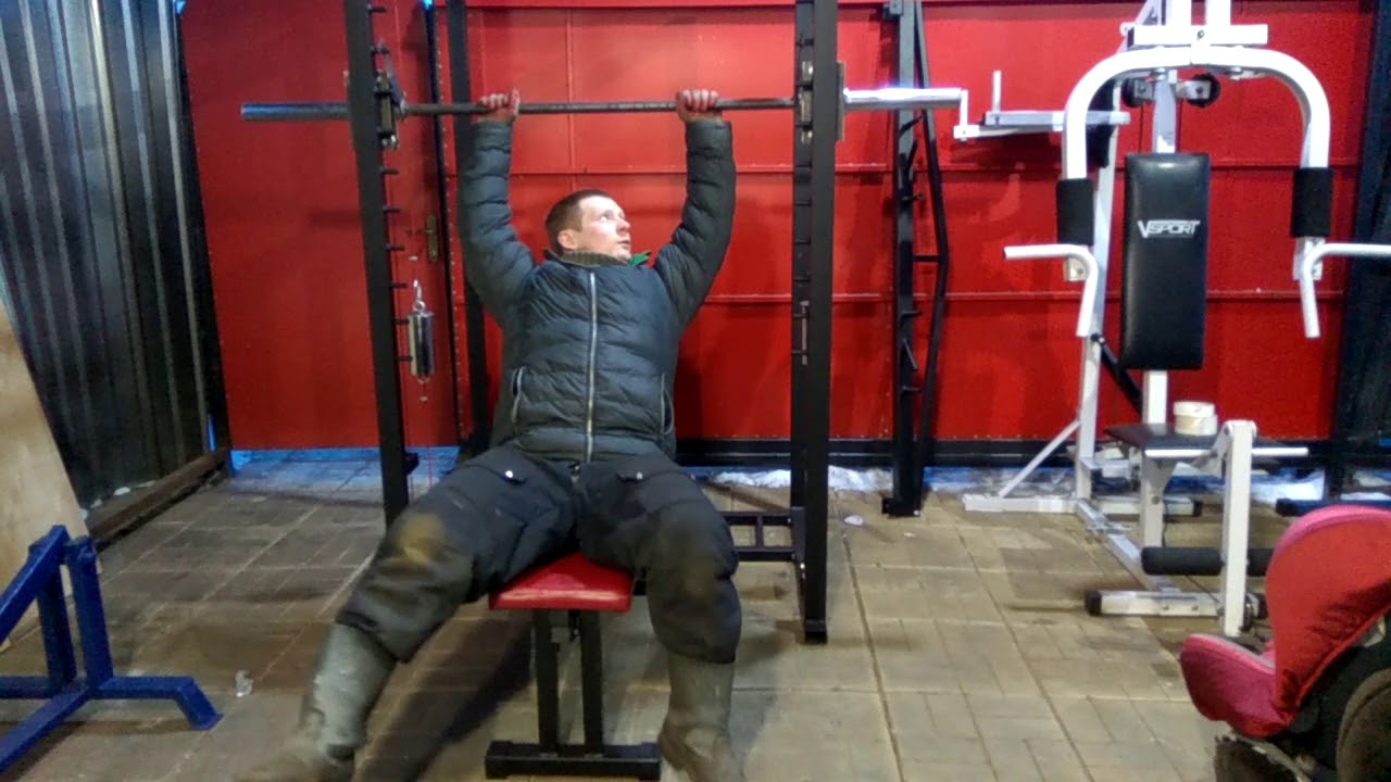Жим в машине смита