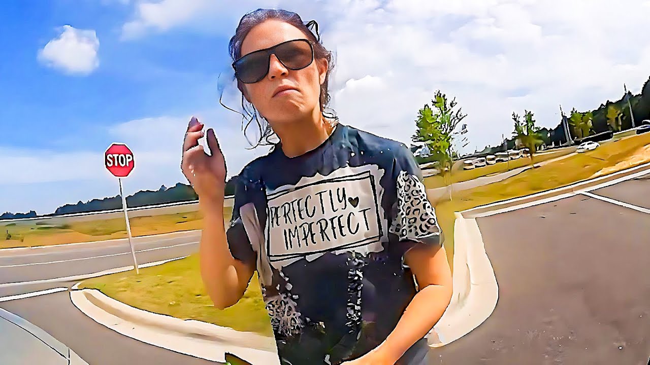 Disgusting Mom Hides Dr*gs in Her Kid's Pants in Front of Cops, Gets ...