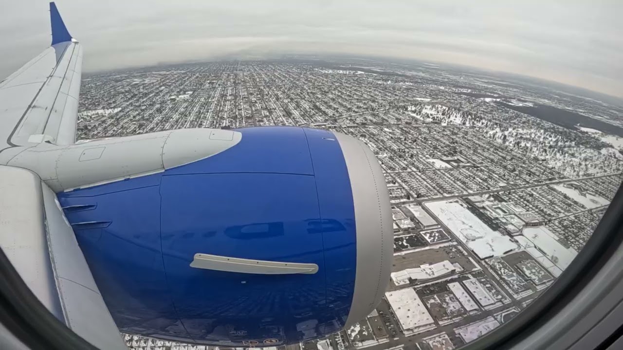 United Airlines Boeing B737-9MAX Landing in Chicago (ORD)