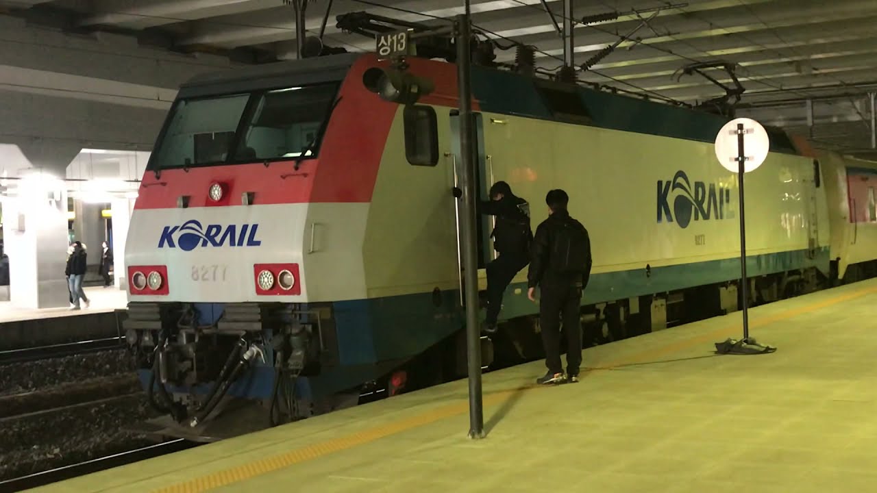 경부선 동대구역 서울행 무궁화 8200호대 전기기관차 8277호