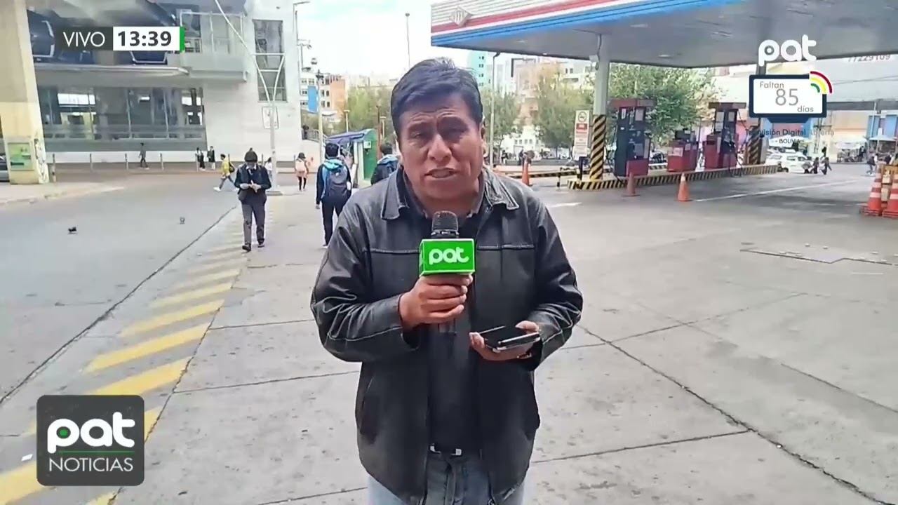 Escasez de gasolina genera largas filas en surtidores del país