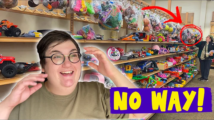 A SNEAKY Score at the THRIFT STORE! She ALMOST Missed That One! Vintage Christmas and Retro Toys