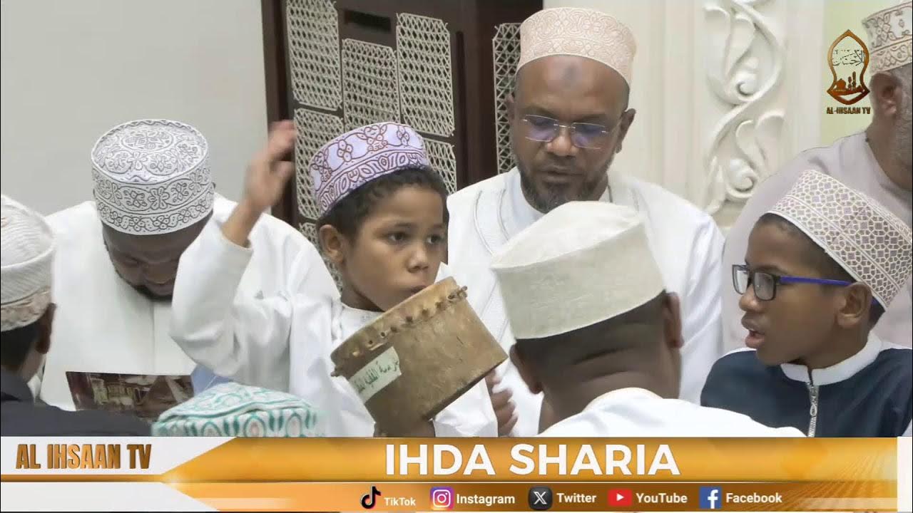 Rus porno yulduz Mushukdagi turli xil narsalar (fotosuratlar)