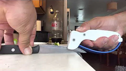 Best knife sharpener for under $10!!! Accusharp.
