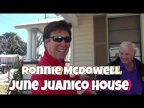 June Juanico Biloxi House s Ronnie McDowellem New Air BNB vedle June&rsquo;s House