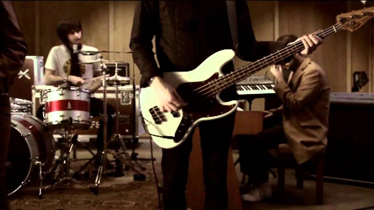 Kaiser Chiefs - Everything Is Average Nowadays (Official Video) video thumbnail