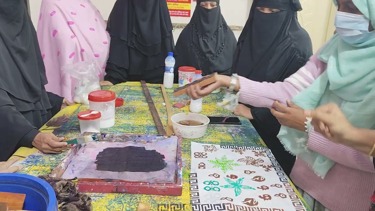 Blockprinting tutorial course for beginners student.