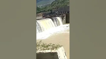 مناظر الناس علا شلال وادي بناء Share 