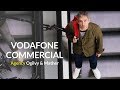 MARTIN FREEMAN finds himself in the midst of a Chase (VODAFONE COMMERCIAL)