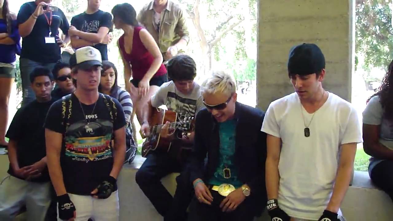 VarsityFanclub - Echo