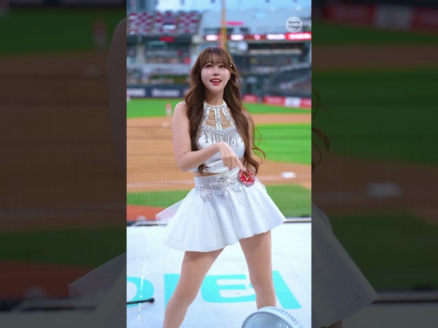김도아(金渡兒) 치어리더 아웃송이 '띠로리~'
