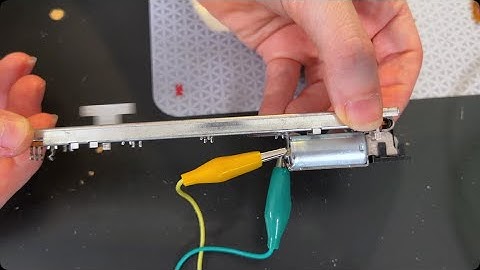 Motorized potentiometer goes back and forth and back and forth