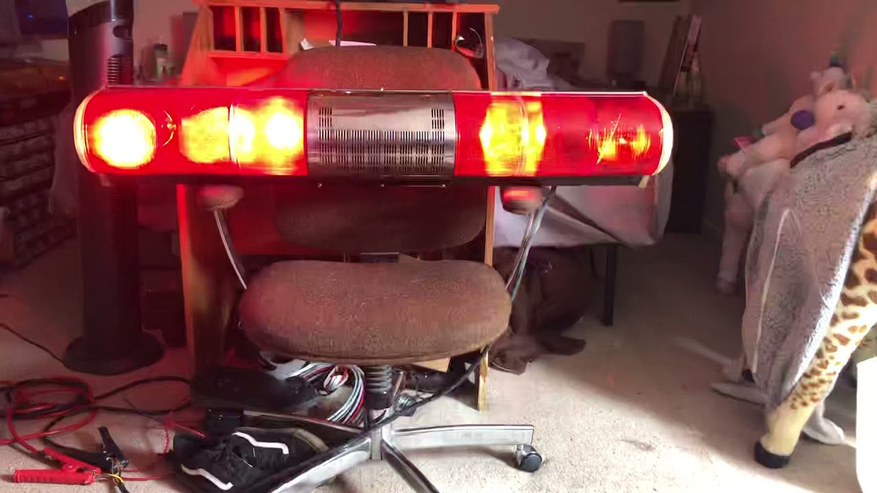 Federal Signal Aerodynic model 24 SEH 3-panel  lightbar