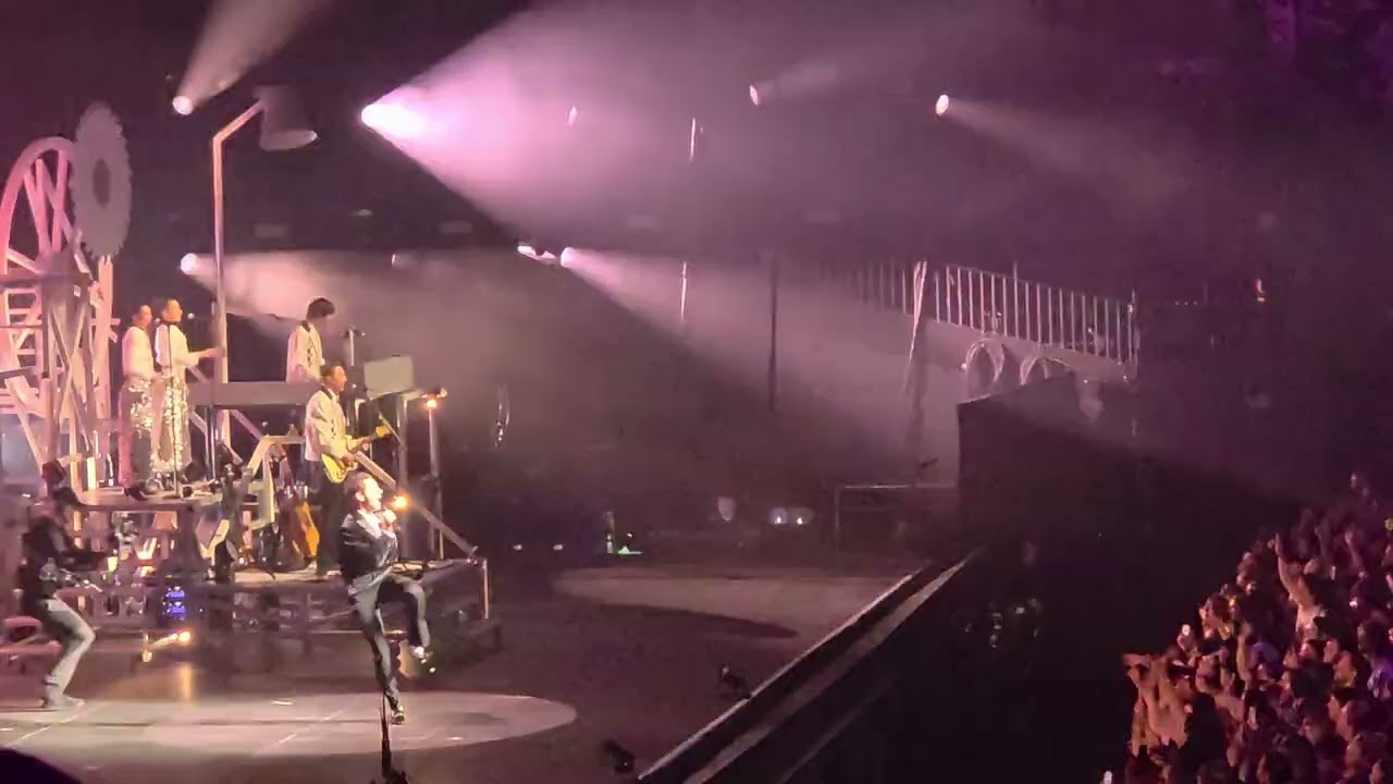 Mika - Relax (Brussels 21.02.26)