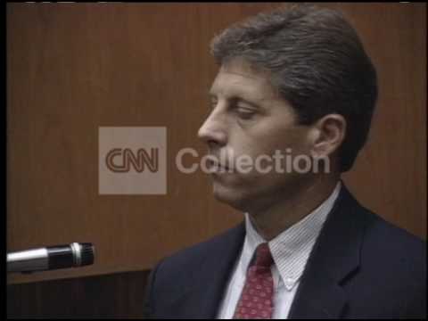 Video: Mark Fuhrman Net Worth: Wiki, Sposato, Famiglia, Matrimonio, Stipendio, Fratelli