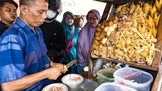 LUAR BIASA BAPAK INI JUALAN SOTO AYAM SEHARI BISA HABIS 60 AYAM,BARU BUKA SAJA PEMBELINYA ANTRI