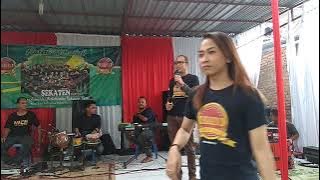 aslinya duo sinden Apri - mimin