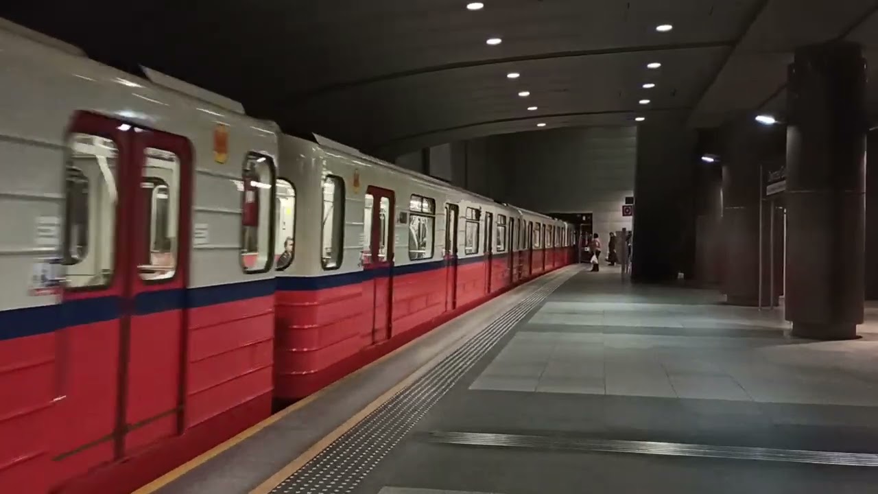 Warsaw metro