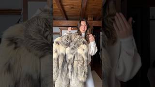 Styling my grandma’s vintage fur coat 😮🐻
