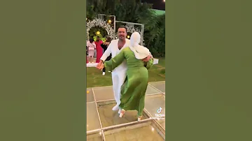 رقص الفنان محمد رجب مع بنت اخته 