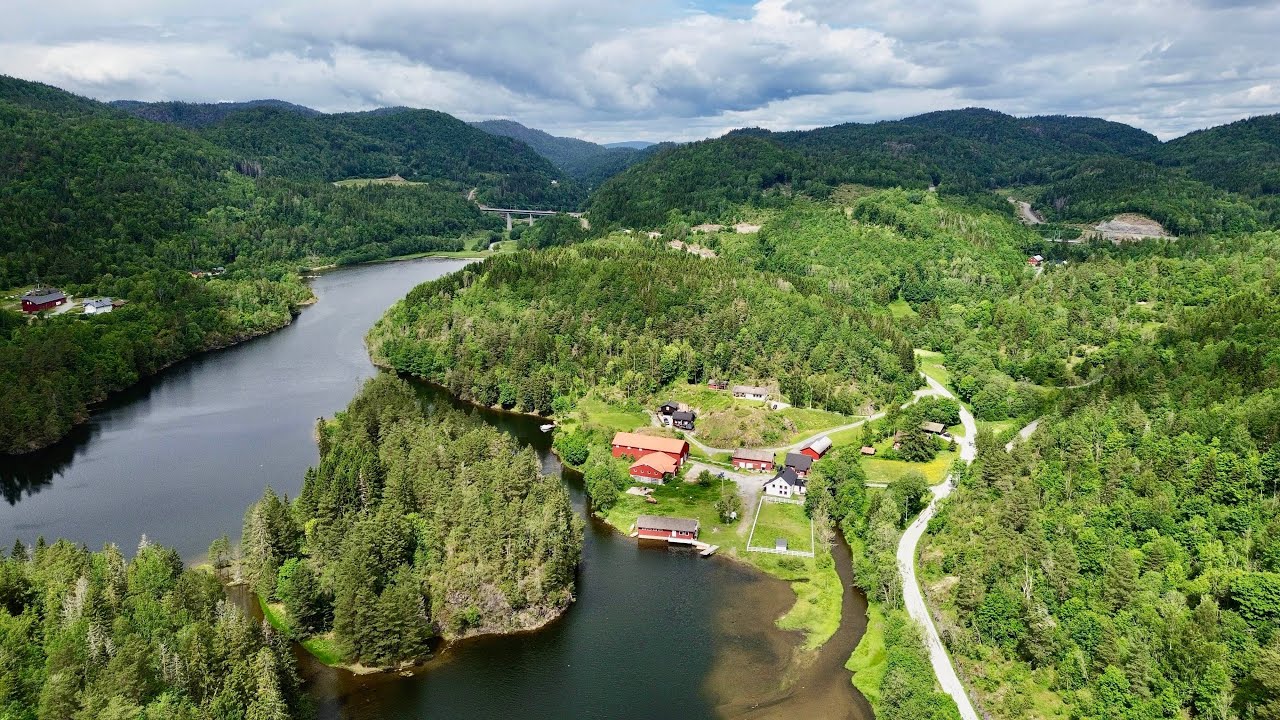 Langangen - en grå junidag med solgløtt #Telemark