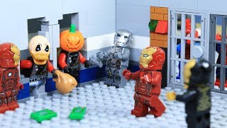 Lego Superhero IRON MAN's ARMOR was Stolen by Bank Robber