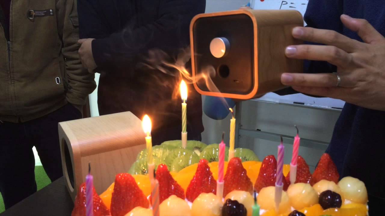Sugr Cube Demo: It blows candle off