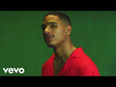 Arin Ray Ft. Dram - Communication