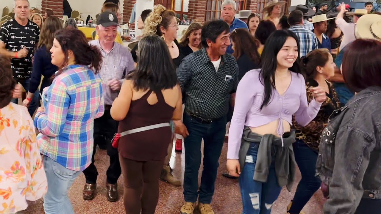 Bella y linda gente bailan rancheras al estimo de Los Súper N - Baile ...