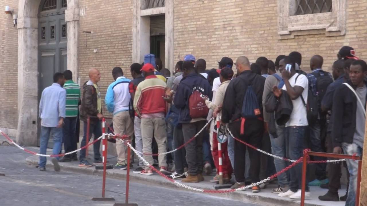 NEGLI OCCHI DEI RIFUGIATI LA NOSTRA STORIA