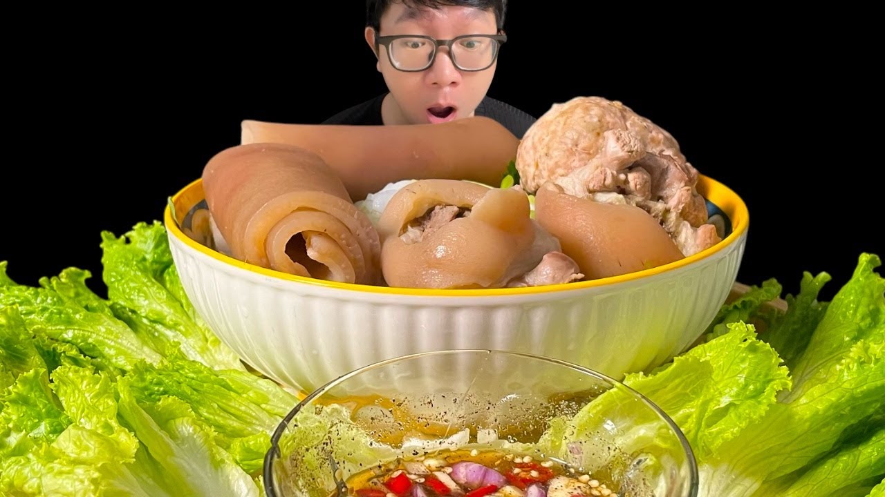 ASMR MUKBANG/Bánh canh thịt viên da heo /Pork Skin & Meatball Noodles – Vietnamese specialty!