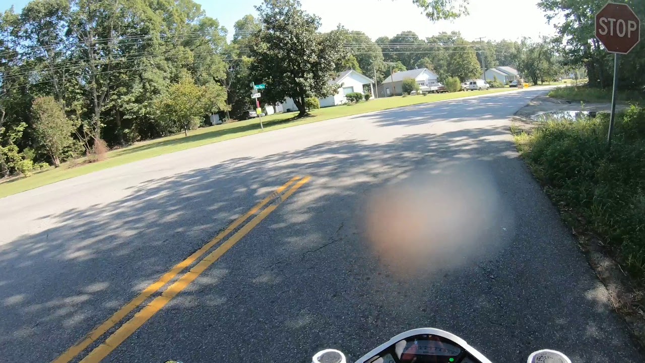 Truck crosses yellow line and almost takes me out.... - YouTube