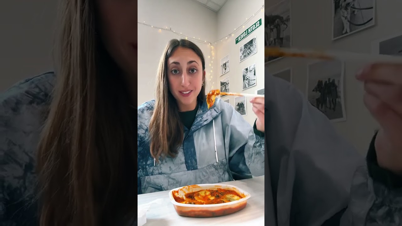 Eating pasta with  a knife 🙌 