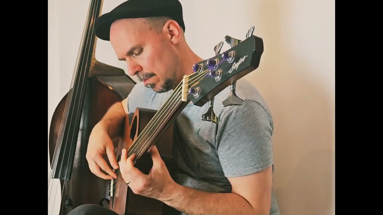 Solo Transcription of Paul Desmonds Solo on Take five - played on fretless acoustic Bass