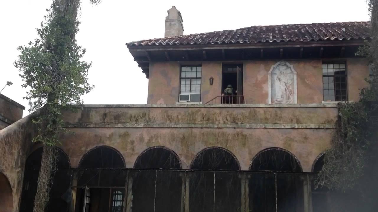 The Police Love the Howey Mansion!