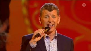 Semino Rossi - Wir sind im Herzen jung | Schlager Countdown Das Grosse Premierfest 25-3-2017 chords