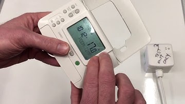Hoe koppel ik een Honeywell CM927-thermostaat opnieuw aan een BDR91 draadloze relaiskast?