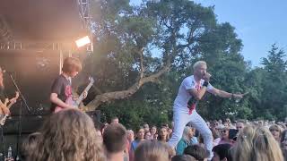 10 Year Old Boy Shreds Slash Of Guns N Roses.