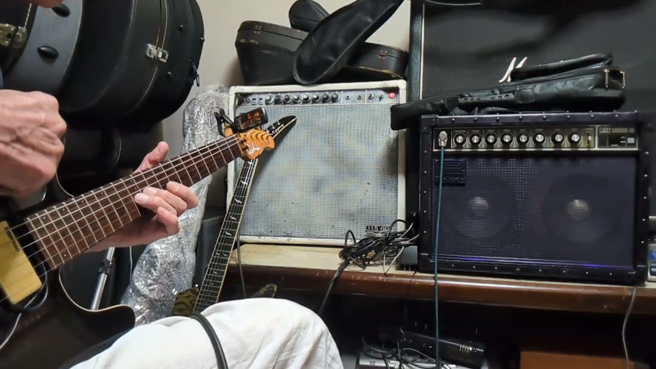 Godin acousticaster passive　レース他改良多　動画！ Godin acousticaster passiveレースセンサー他 MusicMan115RD - YouTube